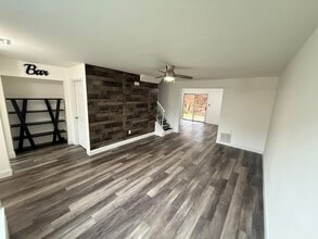 2708 Falcon Ct in Mays Landing, NJ - Foto de edificio - Building Photo