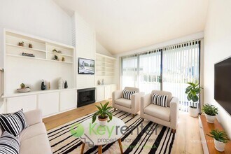 17 Kialoa Ct in Newport Beach, CA - Building Photo - Building Photo