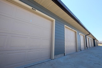 Valley Station in West Des Moines, IA - Foto de edificio - Building Photo