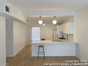634 Karen Ln in San Antonio, TX - Building Photo - Building Photo