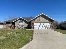 644 N Cox Ave in Republic, MO - Building Photo