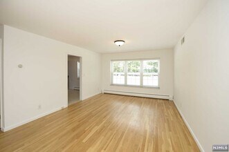 20-30 Ridge Rd-Unit -A2 in Ridgewood, NJ - Building Photo - Building Photo