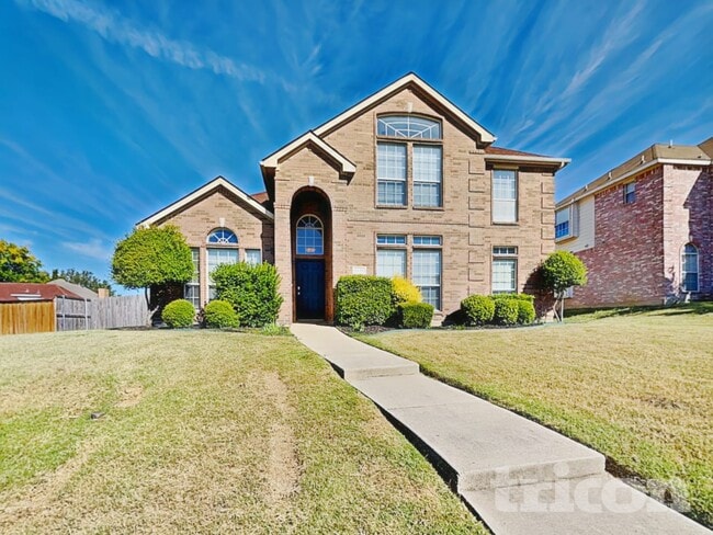 1533 Mill Creek Dr in Desoto, TX - Foto de edificio - Building Photo