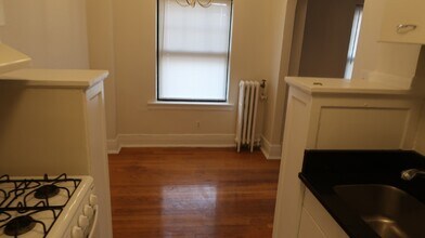 735 W Junior Terrace in Chicago, IL - Building Photo - Building Photo