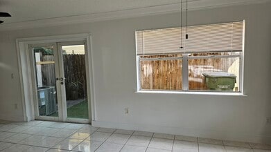 177 NE 12th Ave in Homestead, FL - Building Photo - Building Photo