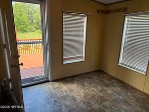 822 Dawn Ave in Interlachen, FL - Building Photo - Building Photo
