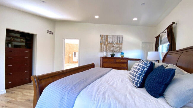 1614 Pleasant Way in Pasadena, CA - Building Photo - Building Photo