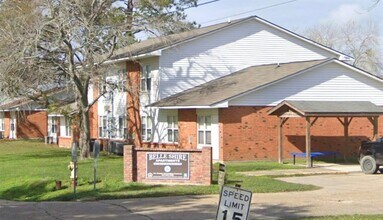 1800 W 3rd St in Kaplan, LA - Building Photo - Building Photo