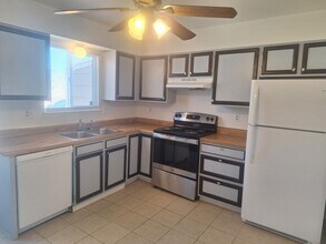 1966 Mineola Ct-Unit -B in Colorado Springs, CO - Building Photo - Building Photo