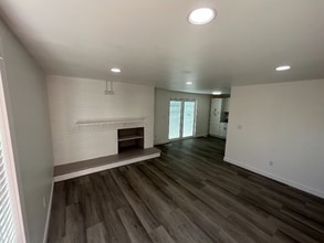 6876 S 90 E in Midvale, UT - Building Photo - Building Photo