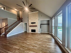 2370 Calypso Ln in League City, TX - Foto de edificio - Building Photo