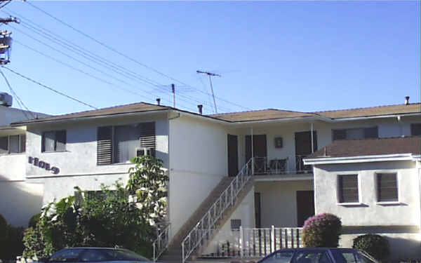 10500 Eastborne Ave in Los Angeles, CA - Building Photo - Building Photo