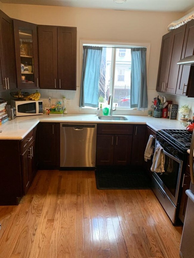 145 New York Ave in Jersey City, NJ - Building Photo - Building Photo