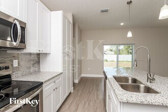 717 Lavender St SE in Palm Bay, FL - Building Photo - Building Photo