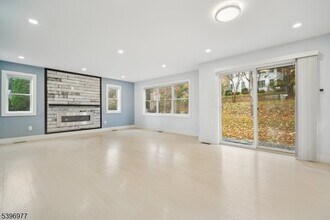 134 Hillside Ave in Livingston, NJ - Building Photo - Building Photo