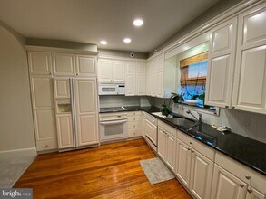 1127 Penn Ave in Wyomissing, PA - Building Photo - Building Photo