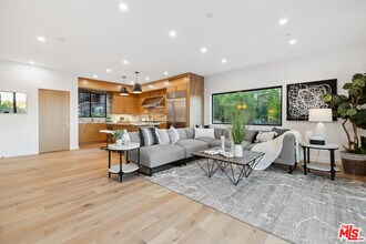 5221 Campo Rd in Los Angeles, CA - Building Photo - Building Photo
