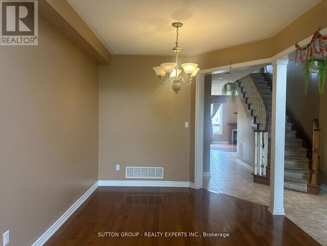 5 Sea Lion Rd in Brampton, ON - Building Photo - Building Photo