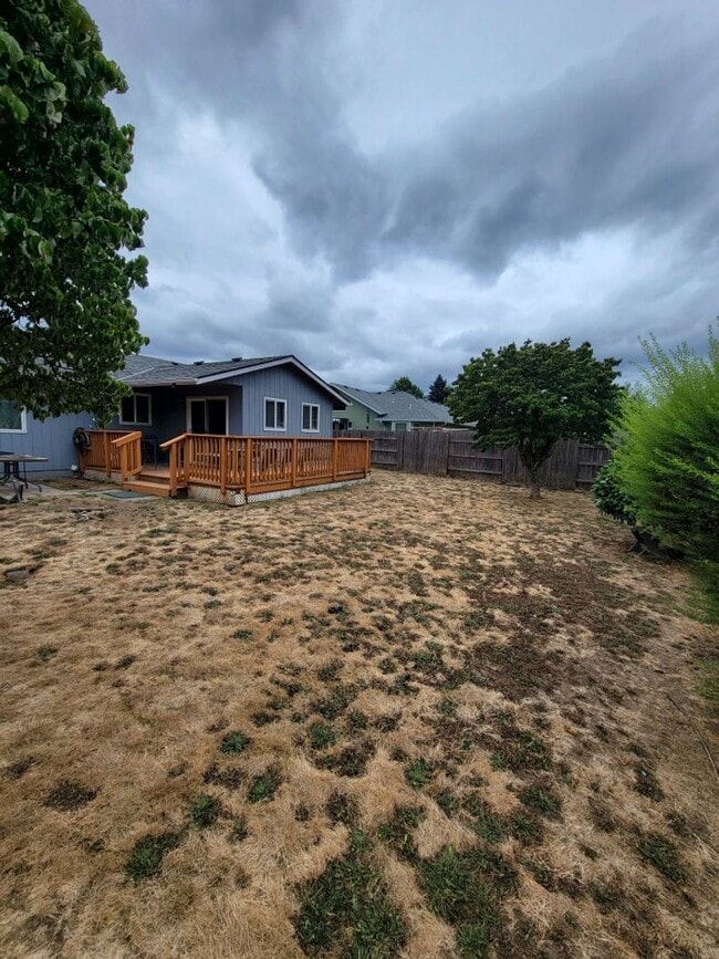 2968 Kalmia Ct in Sweet Home, OR - Building Photo - Building Photo