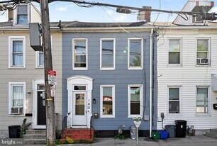 153 N Queen St in York, PA - Building Photo