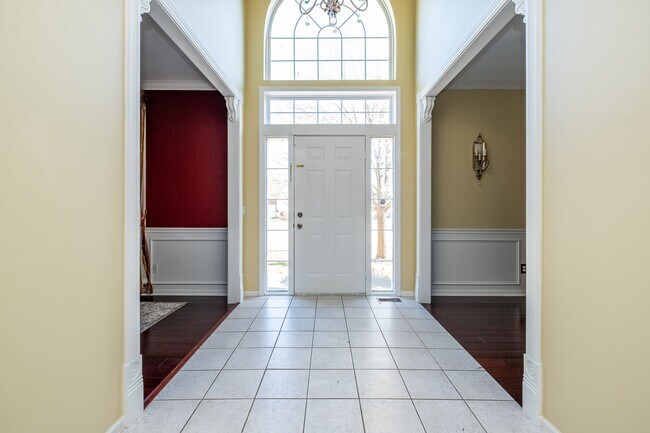 466 Ivy Ln in Troy, MI - Foto de edificio - Building Photo