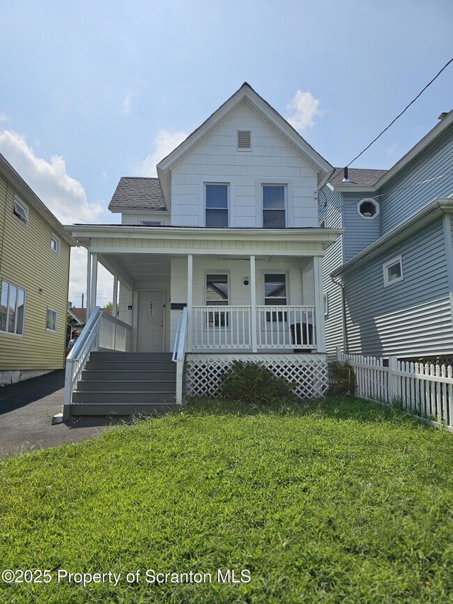 325 Ferdinand St in Scranton, PA - Building Photo - Building Photo