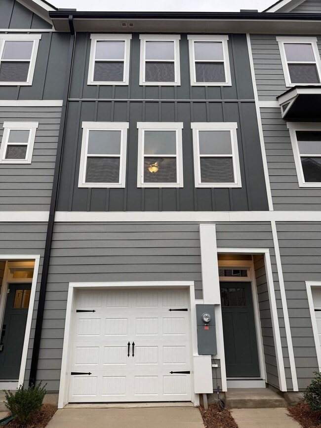 property at 704 Drakeford Ct