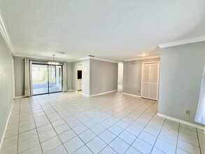 4223 Summerdale Dr in Tampa, FL - Building Photo - Building Photo