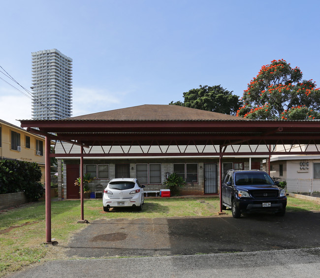 2930 Varsity Cir in Honolulu, HI - Building Photo - Building Photo