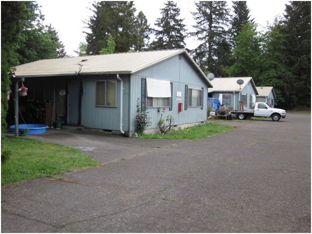 642 W Maple St in Stayton, OR - Building Photo