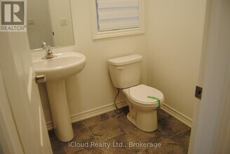 22 Sassafras Rd in Springwater, ON - Building Photo - Building Photo