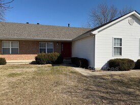 5101 Dove Dr in Springfield, IL - Building Photo