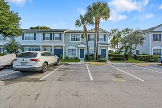 5400 Jubilee Way in Margate, FL - Building Photo - Building Photo