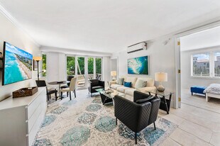 455 Worth Ave in Palm Beach, FL - Building Photo