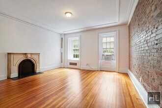East 65th Street | Pet-Friendly Lenox Hill in New York, NY - Building Photo - Building Photo