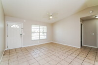 17421 Connecticut Rd in Ft. Myers, FL - Foto de edificio - Building Photo