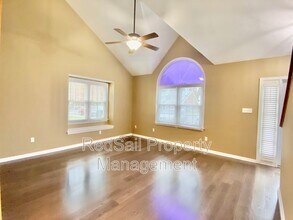 211 Crestwood Ct in Yorktown, VA - Building Photo - Building Photo