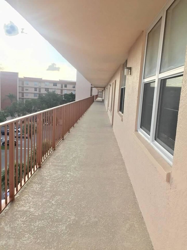 14527 Bonaire Blvd-Unit -609 in Delray Beach, FL - Building Photo - Building Photo