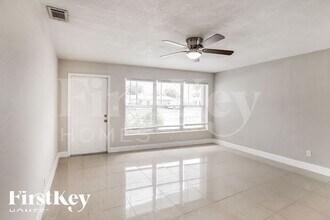2550 NE 8th Ave in Pompano Beach, FL - Building Photo - Building Photo