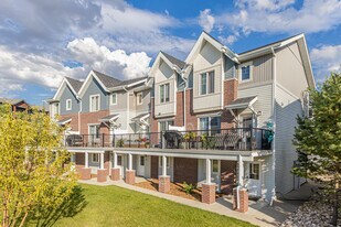 2336 Aspen Trl in Sherwood Park, AB - Building Photo