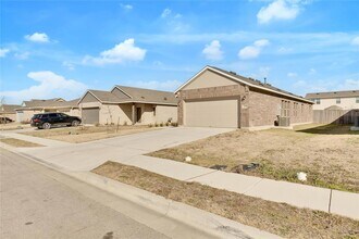 12436 Woodcock Wy in Manor, TX - Building Photo - Building Photo