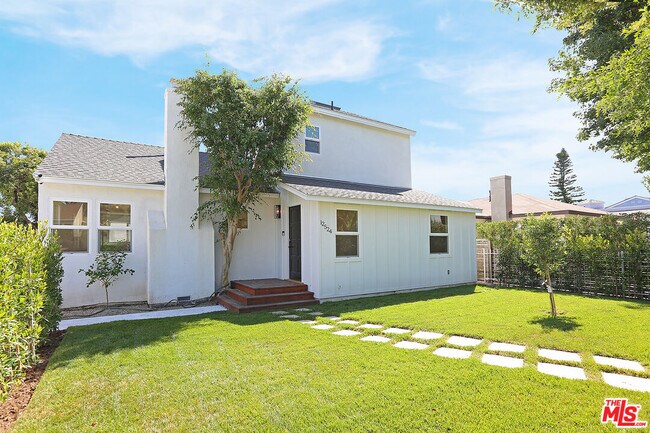 12524 Woodbine St in Los Angeles, CA - Foto de edificio - Building Photo