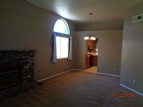 1009 Lillian Ct in Lancaster, CA - Building Photo - Building Photo