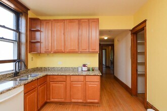 2225 W Walton St in Chicago, IL - Building Photo - Building Photo