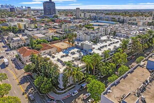 Tiffany Court in Los Angeles, CA - Building Photo