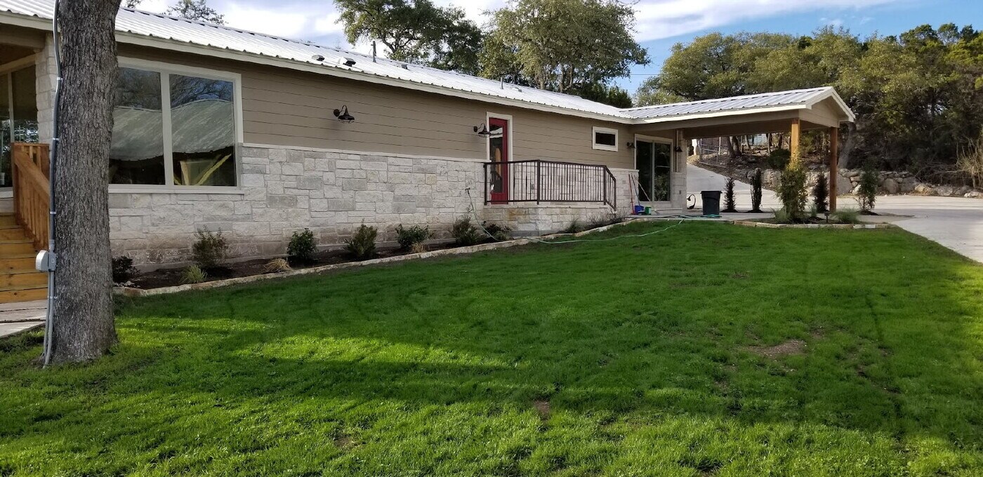 12987 Farm to Market Rd 2769 in Austin, TX - Building Photo