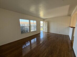 4107 Wade St in Los Angeles, CA - Foto de edificio - Building Photo