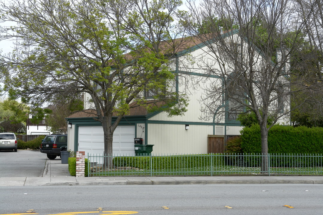 1428 Jefferson Ave in Redwood City, CA - Foto de edificio