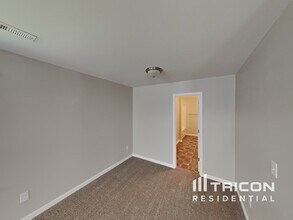 6602 Transon Ct in Whitsett, NC - Building Photo - Building Photo