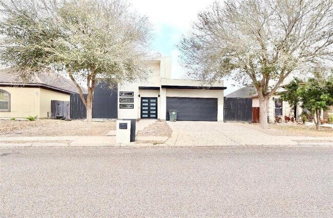 22 E 7th St in Mission, TX - Building Photo - Building Photo